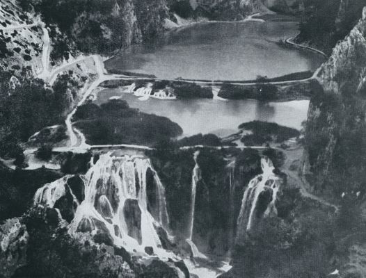 Kroati, 1932, Plitvicka Jezera, MEREN EN WATERVALLEN WISSELEN ELKAAR AF