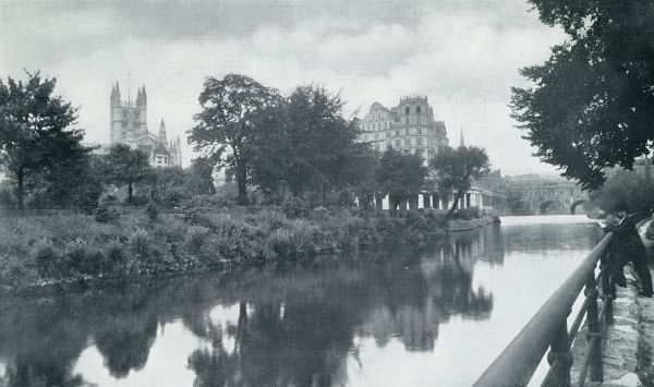 Engeland, 1932, Bath, DE ABBEY (LINKS) EN DE PULTENEY-BRUG TE BATH