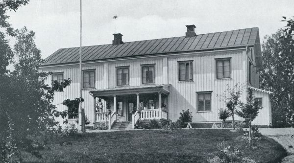 Zweden, 1932, Svartsj, HET LANDHUIS BORG DER DOHNAS, THANS PASTORIE VAN DEN PREDIKANT TE SVARTSJ