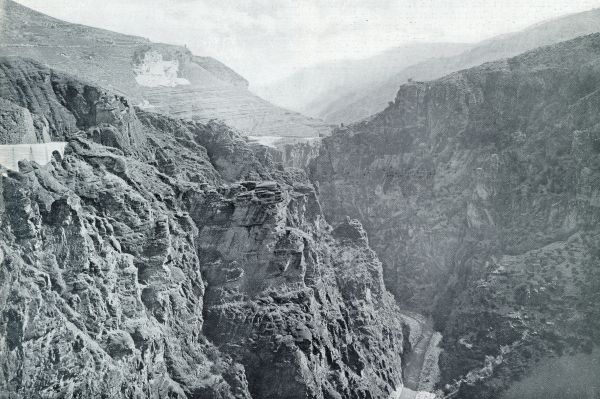 DE GORGES DE DALUIS IN HET VOORMALIG GRAAFSCHAP BEUIL