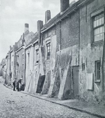 Zuid-Holland, 1933, Sommelsdijk, OUD STRAATJE TE SOMMELSDIJK