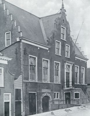 Zuid-Holland, 1933, Ooltgensplaat, HET EILAND GOEREE EN OVERFLAKKEE. HET RAADHUIS VAN OOLTGENSPLAAT (1616)