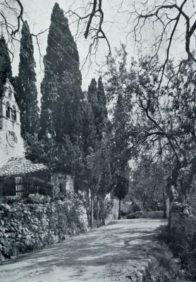 Kroati, 1933, Dubrovnik, BIJ HET SAN MICHELE-KERKHOF TE DUBROVNIK