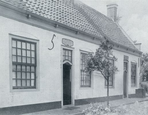 Zeeland, 1933, Noordgouwe, EEN DER POTTERE- OF CONYERSHUISJES (1651) TE NOORDGOUWE