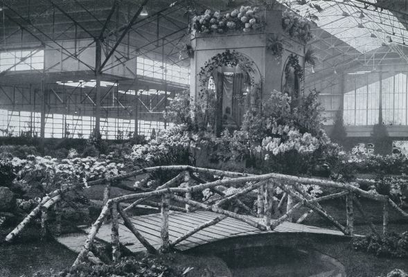 Onbekend, 1933, Onbekend, WIJ HERPLAATSEN HIER EEN AFBEELDING VAN DE EERSTE PRIMAVERA IN 1931, TEN EINDE DEN LEZER, DIE EEN OPWEKKING NOODIG MOCHT HEBBEN OM DE PRIMAVERA TE BEZOEKEN, EEN IDEE TE GEVEN VAN DE BLOEMENWEELDE, DIE HEM DAAR OOK THANS WEER WACHT