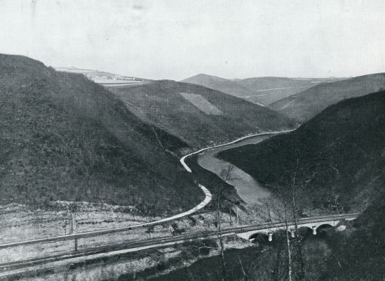 Luxemburg, 1933, Onbekend, EEN TYPISCH LANDSCHAP IN DEN SLING