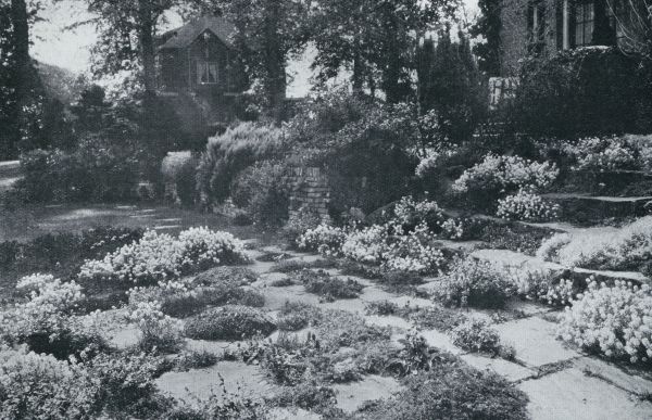 Onbekend, 1933, Onbekend, MUURTUIN MET FLAGSTONES