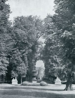 EEN DOORKIJK OP DEN WIJNBERG VAN SANSSOUCI