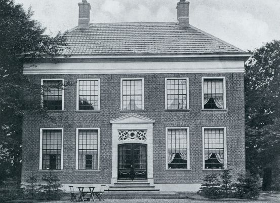 Groningen, 1933, Midwolde, HET TWEEDE STADIUM: VAN BORG TOT LANDHUIS. HUIZE ENNEMABORG TE MIDWOLDE