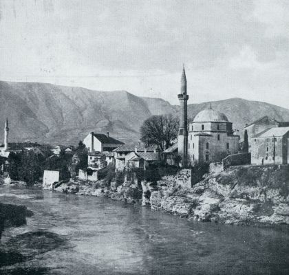 Bosni en Herzegovina, 1933, Mostar, MOSKEE AAN DE NARENTA TE MOSTAR