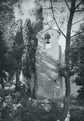 Itali, 1933, Anacapri, DE KLOKKETOREN DER KLEINE KAPEL IN DEN BURCHT BARBAROSSA