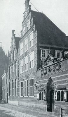 Zuid-Holland, 1933, Leiden, VOORGEVEL VAN HET HEILIGE GEEST- OF ARMEWEES EN -KINDERHUIS TE LEIDEN