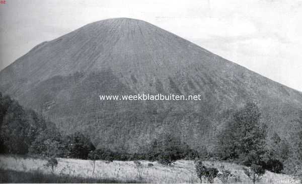 Indonesi, 1934, Onbekend, Javaansche vulkaantypen. De Mahameroe, de slapende noordelijke aschkegel van den Smeroe