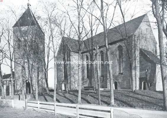 Groningen, 1934, Zeerijp, De formidabele kruiskerk te Zeerijp uit de 14de eeuw met veelzijdig afgesloten koor en losstaandentoren