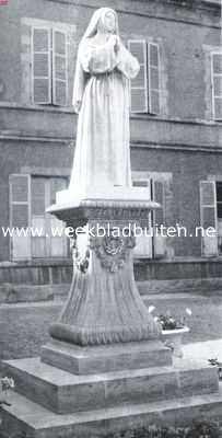 Frankrijk, 1934, Nevers, Het standbeeld van Bernadette Soubirous te Nevers