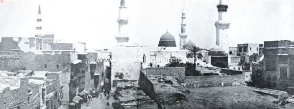Indrukken uit het Heilige Land van den Islam. De minarets en de koepel op de masjdid van het graf van den profeet te Medina. Deze koepel is de eenige, dien de wahhabieten na de verovering van het heilige land intact gelaten hebben