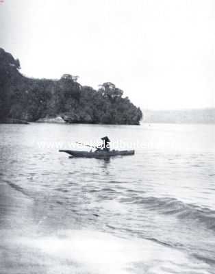 Indonesi, 1934, Onbekend, Terugkeerende visscher aan Java's zuidstrand