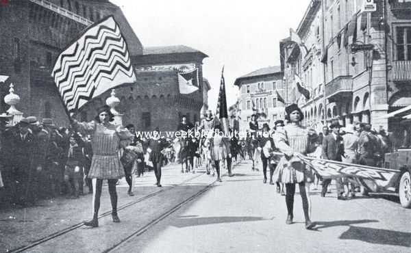 Itali, 1934, Ferrara, Ferrara. Optocht door de stad en vaandelzwaaien voor het Palio te Ferrara