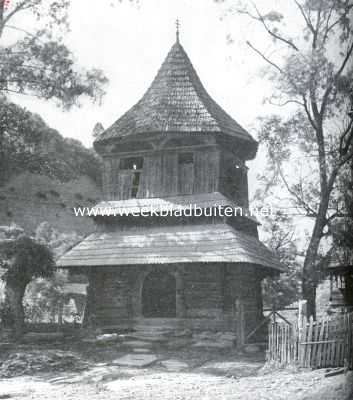 Oekrane, 1934, Torun, Karpathisch Rusland, land van tegenstellingen. Klokkenspel van de houten kerk te Torun