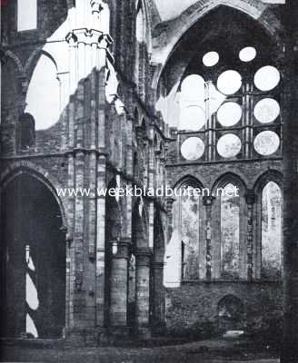 Oude, merkwaardige plekjes in Waalsch Belgi. Het transept der kerk in de abdij van Villers