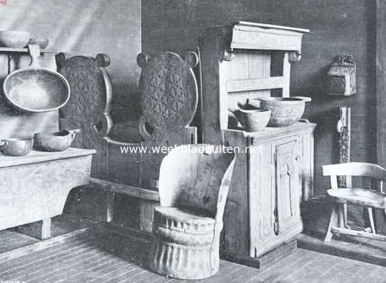 Noorwegen, 1934, Onbekend, Noorsch volksleven. Oud Middeleeuwsche meubelen uit Telemarken. Vaatwerk, bed, kast en Kubb-Stol-leuningstoelen