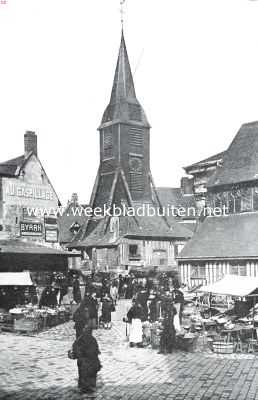 Markt te Honfleur. Op den achtergrond de St. Cathrine met houten toren