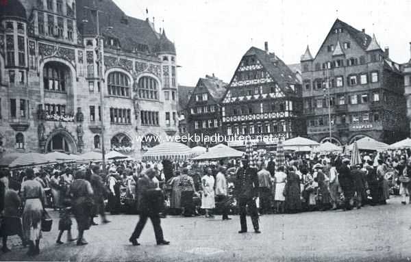 Duitsland, 1935, Stuttgart, Op de Markt te Stuttgart. Links het stadhuis