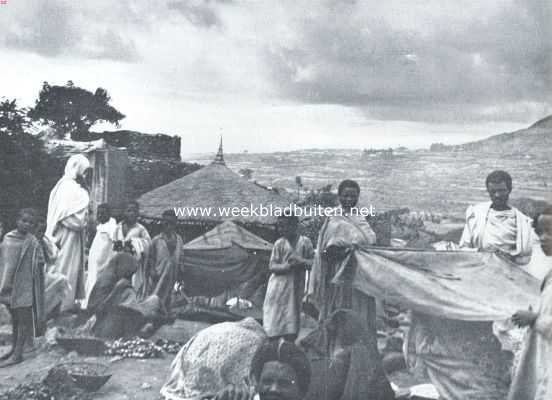 Ethiopi, 1935, Harar, Abessini, een land van rassen en klassen. Op de markt te Harrar in Abessini