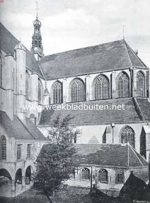 Noord-Holland, 1935, Alkmaar, Een schoone kerk in verval. Gezicht op de Groote Kerk te Alkmaar