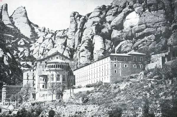 Spanje, 1935, Barcelona, Naar Barcelona. Het Benedictijnerklooster Montserrat met kerk bij Barcelona