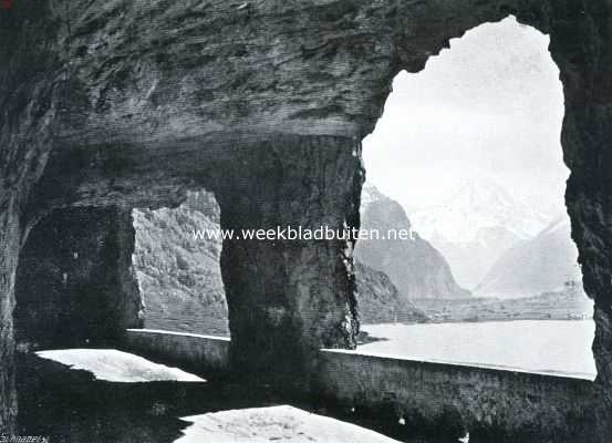 Zwitserland, 1935, Onbekend, Rondom de Urner See. Doorkijk uit de Axenstrasse op het Vierwaldstttermeer