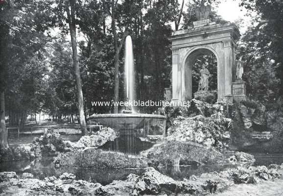 Naar de stad op de zeven heuvelen. De Aesculaap-fontein in het park van de Villa Borghese