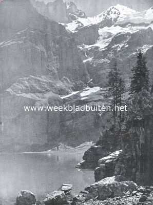 De Oeschinensee aan den voet van den Blmlisalp bij Kandersteg in de Berneralpen