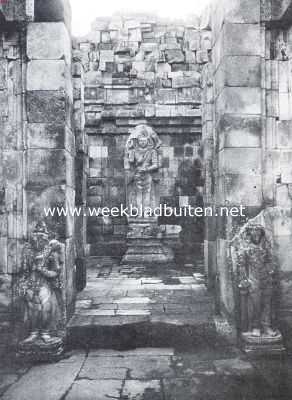 Indonesi, 1935, Prambanan, Tempelschoonheid in Java. Sjiwabeeld in het Prambanan-complex