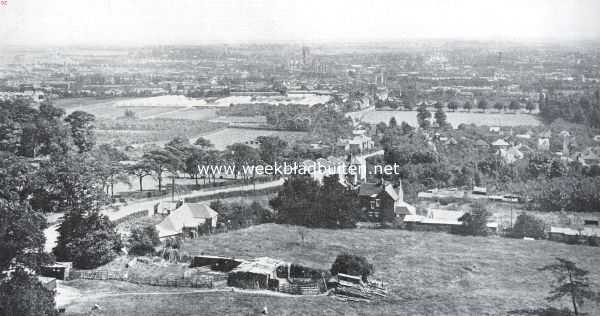 Engeland, 1935, Canterbury, Panorama van Canterbury. In het midden de kathedraal