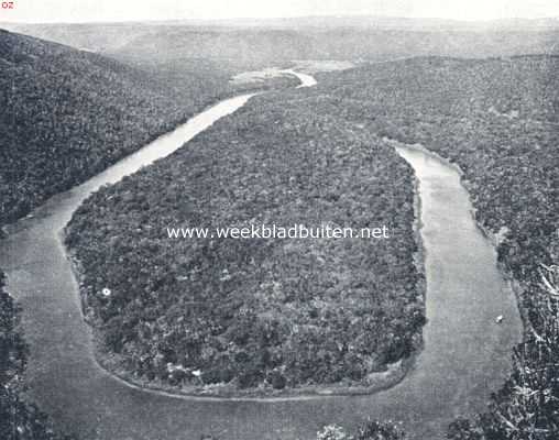 Zuid-Afrika, 1936, Port Alfred, Een merkwaardige overeenkomst in de loop van twee rivieren. De hoefijzerbocht der Kowirivier te Port Alfred (Kaapkolonie)