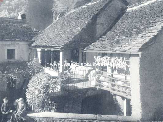 Zwitserland, 1936, Onbekend, Boerenhuis in het Maggia-dal
