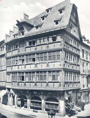 Frankrijk, 1936, Straatsburg, Het Kammerzell-Huis op den hoek van het Domplein te Straatsburg. Het onderste gedeelte dagteekent uit 1465, de gedeelten daarboven uit 1589