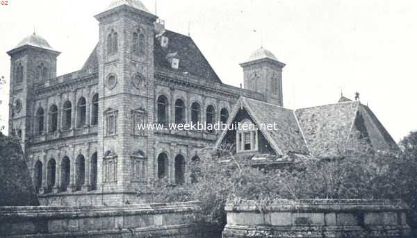 Madagascar, 1936, Antananarivo, Het paleis der koningin te Tananarive