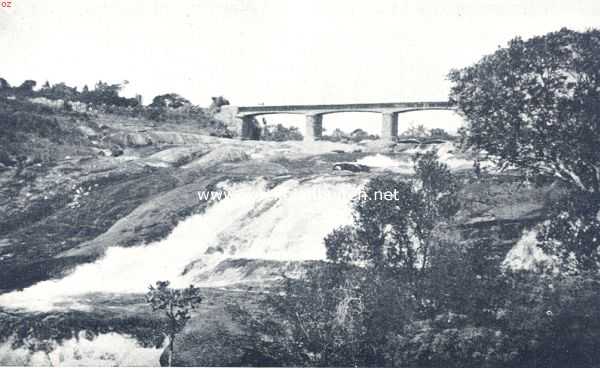 Madagascar, 1936, Onbekend, Tusschen Tananarive en Majunga. Stroomversnelling in den bovenloop van een der machtige rivieren