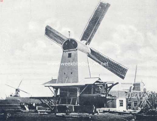Noord-Holland, 1936, Amsterdam, Molens. Paltrokmolens. Die vroeger te Amsterdam bestonden: links 