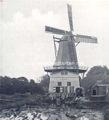 Groningen, 1936, Holwierda, Molens. Achtkantige bovenkruier (houtzaag-, pel- en korenmolen) te Holwierda (Gron.)