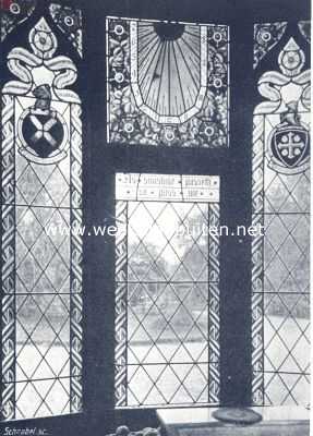 Zonnewijzers. Zonnewijzer van gekleurd glas in een oude Engelsche pastorie