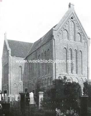 Groningen, 1936, Zuidbroek, De kerk te Zuidbroek, een der weinige ongeschonden kruiskerken in Nederland