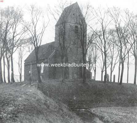 Ned. Herv. kerk te Marssum  (Gem. Appingedam), gebouwd in de 2e helft der 12 e eeuw. Het halfronde koor is gedekt met holle en bolle pannen